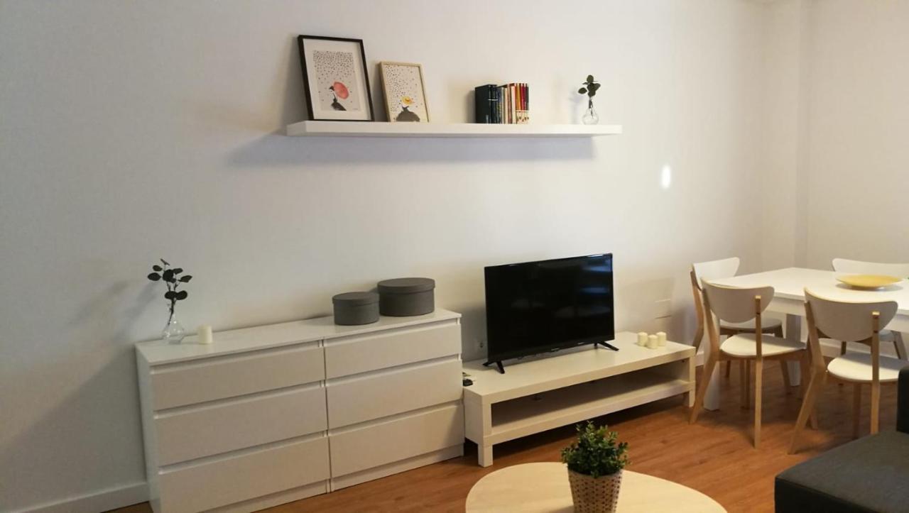 Piso Centrico Reformado / Apartment In The Center เนร์คา ภายนอก รูปภาพ
