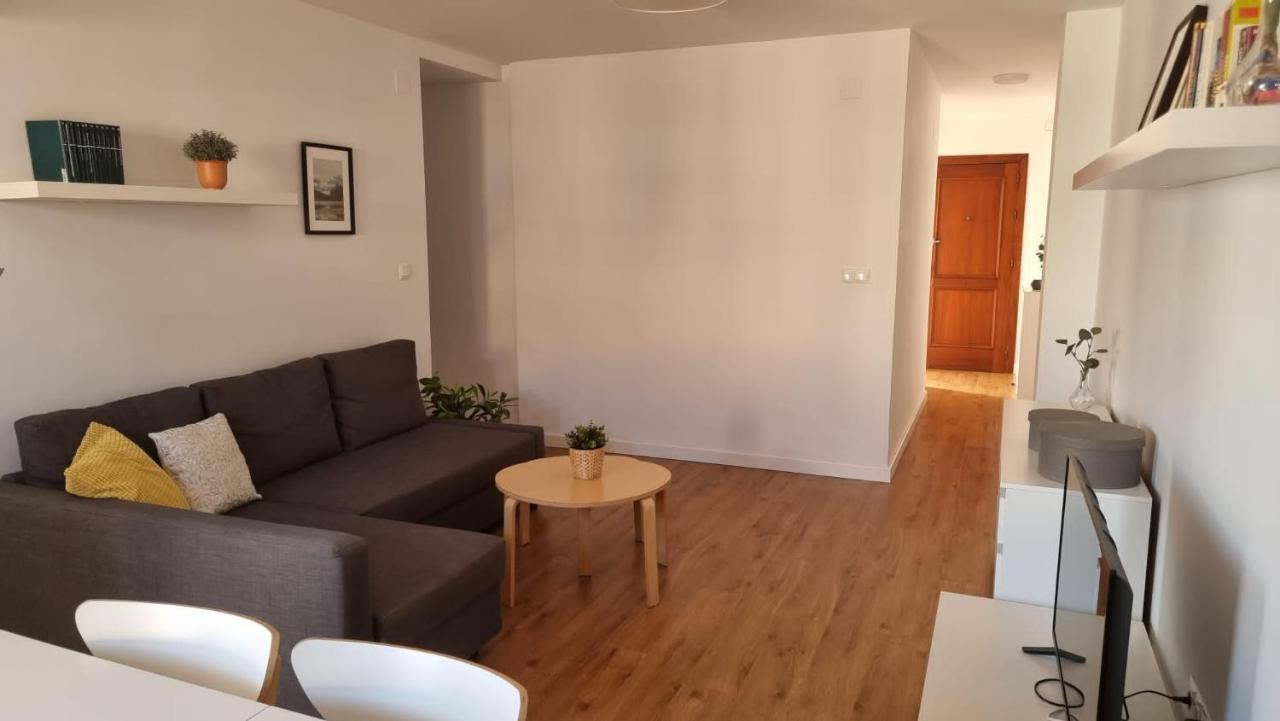 Piso Centrico Reformado / Apartment In The Center เนร์คา ภายนอก รูปภาพ