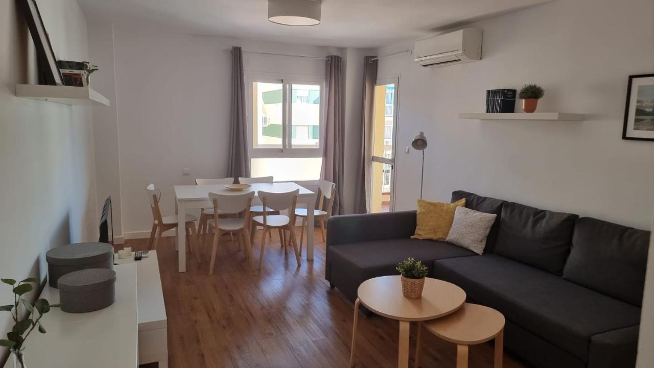 Piso Centrico Reformado / Apartment In The Center เนร์คา ภายนอก รูปภาพ