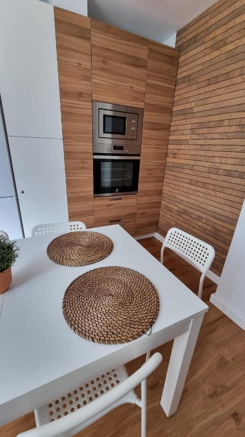 Piso Centrico Reformado / Apartment In The Center เนร์คา ภายนอก รูปภาพ