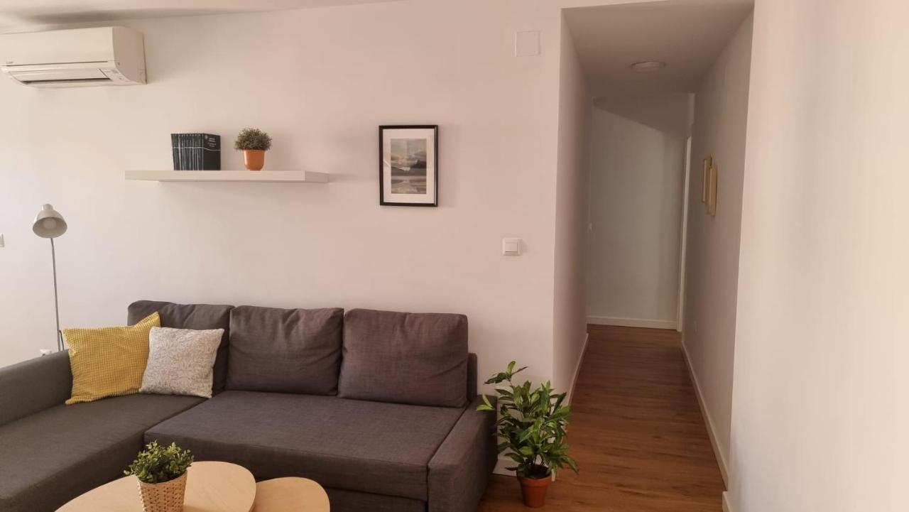 Piso Centrico Reformado / Apartment In The Center เนร์คา ภายนอก รูปภาพ