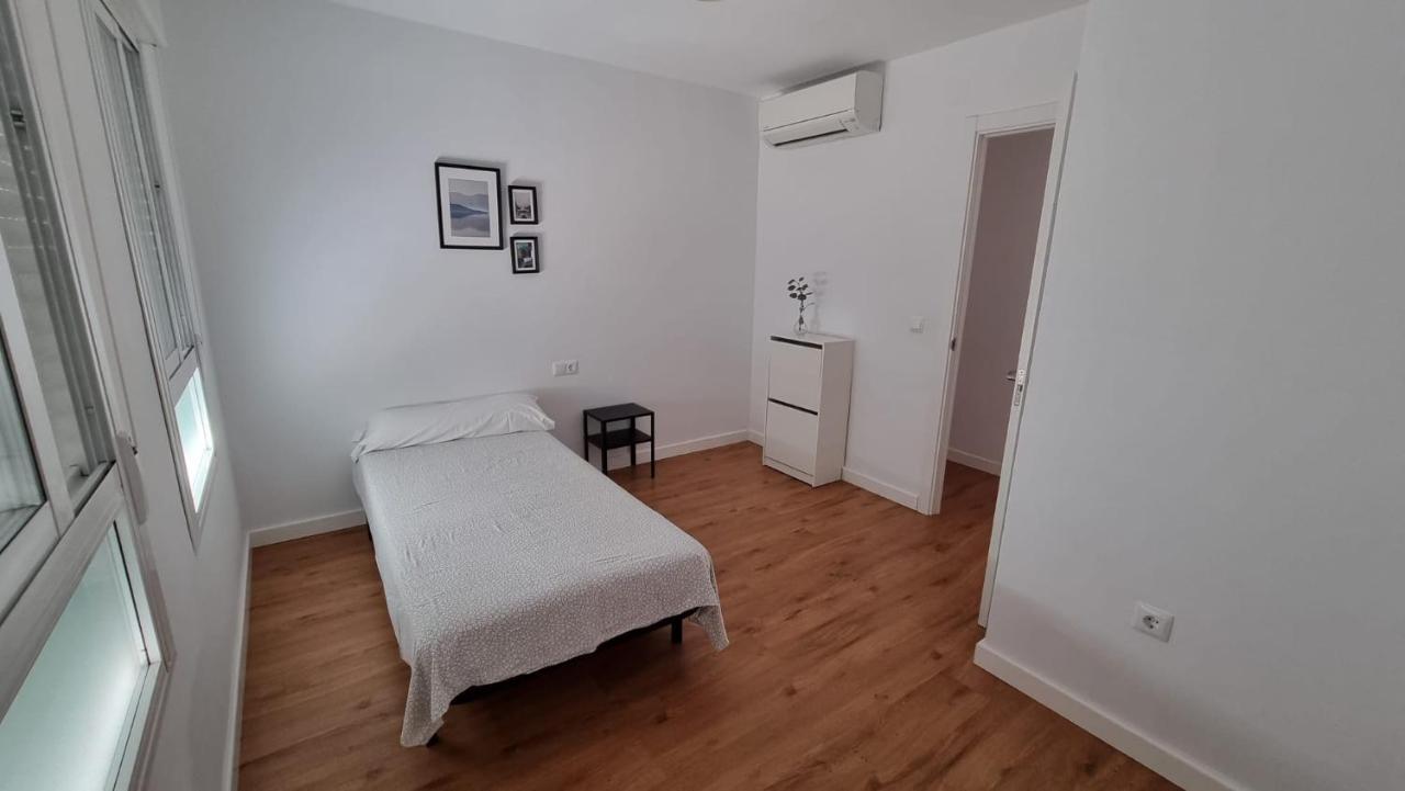 Piso Centrico Reformado / Apartment In The Center เนร์คา ภายนอก รูปภาพ